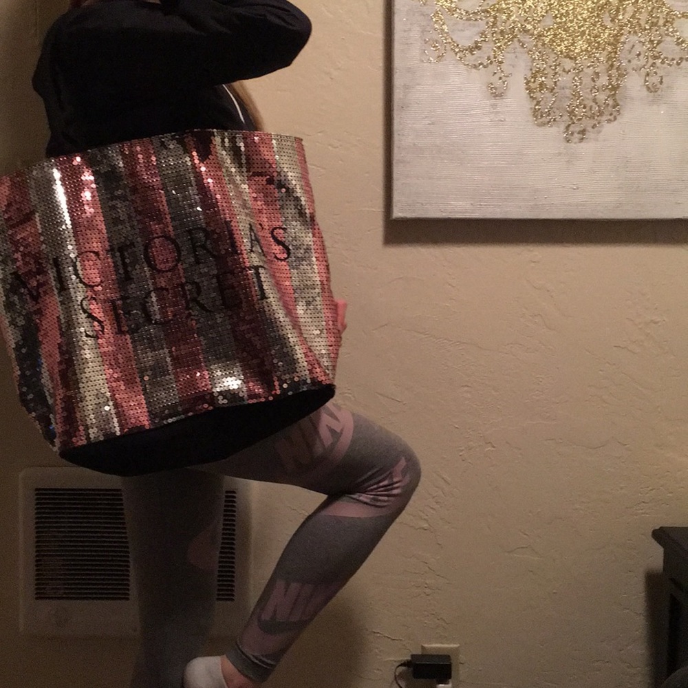 Victoria's Secret tote